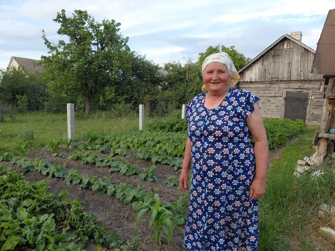 «Не можу сидіти без діла»: як 76-річна волинянка порається на городі та захоплюється «тихим» полюванням (фото)