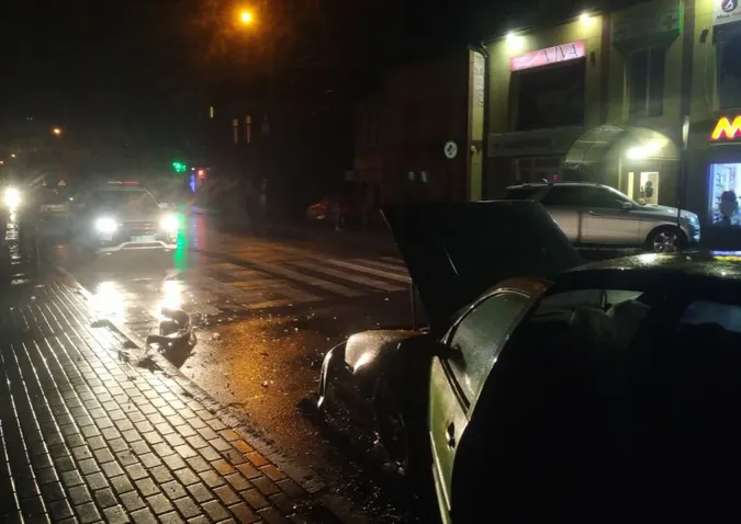 У Луцьку “Фіат” врізався у припарковану “Тойоту”