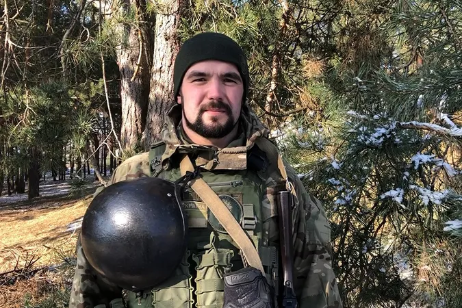 Волинський гвардієць займається дизайном окопів та вогневих позицій (фото)