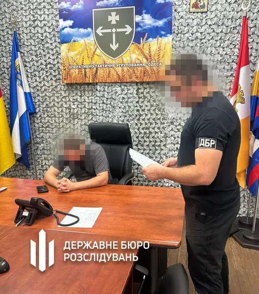 По всій Україні стартували обшуки ДБР серед військових, які формально служать (фото)
