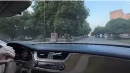 Заради хайпу: в центрі Ковеля молодик ганяв на «мерсі» тротуаром (відео)