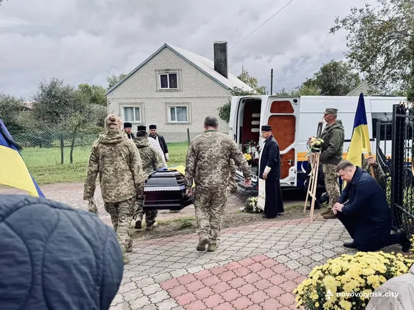Загибель підтвердила ДНК-експертиза: на Волині попрощалися із воїном Романом Красюковим (фото)