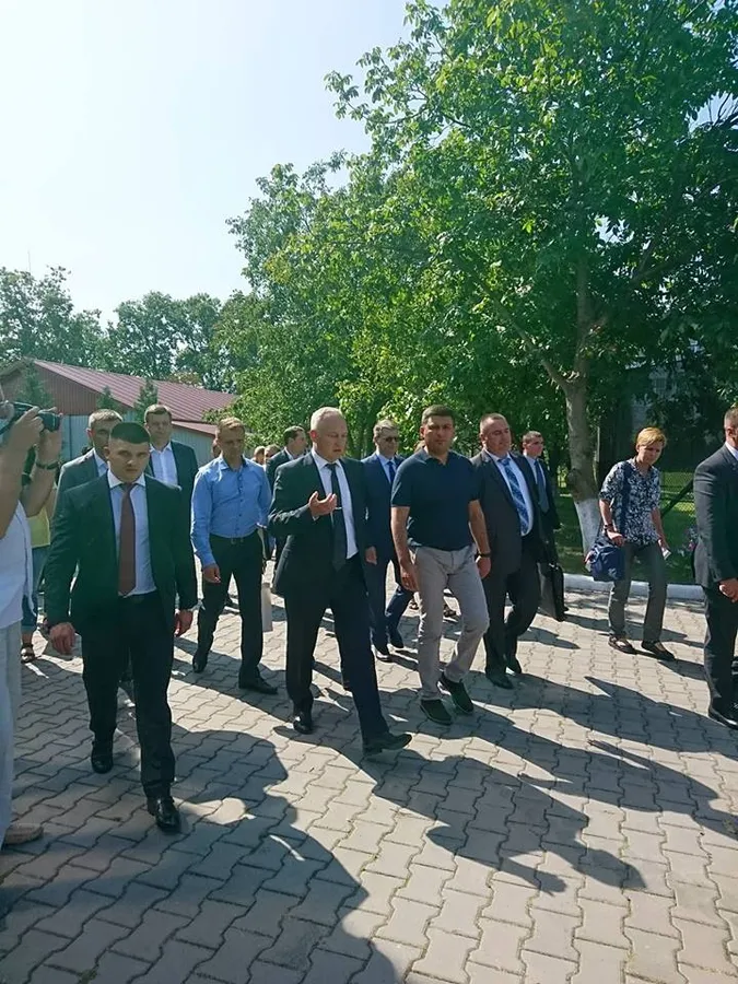 Прем'єр-міністр завітав на луцький завод «Мотор»