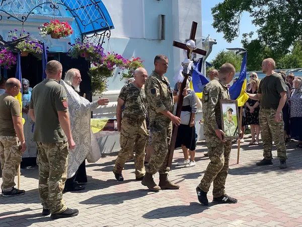 У Нововолинську полеглого Героя провели на Небо (фото)