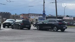 Електрокару знесло передок: у Луцьку біля «Адреналіну» – серйозна аварія (фото)