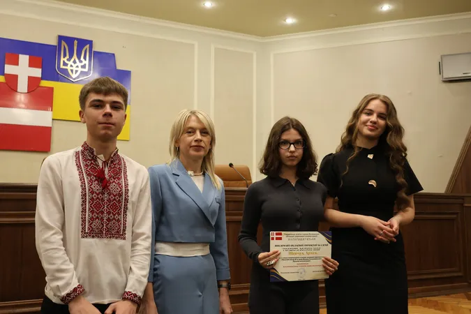 Гордість Волині: у Луцьку відзначили юних інтелектуалів та їхніх наставників (фото)