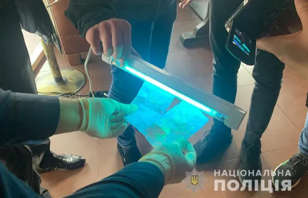 У Луцьку «на гарячому» взяли хабарника з Управління Держпраці (фото)