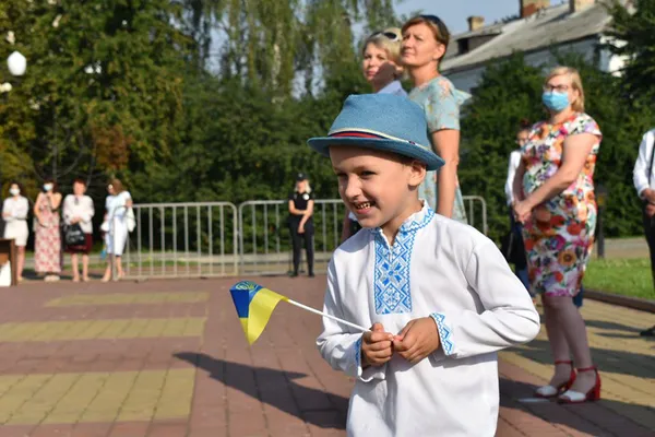 Фейсбук у синьо-жовтих прапорах: волиняни вітають зі святом (фото)
