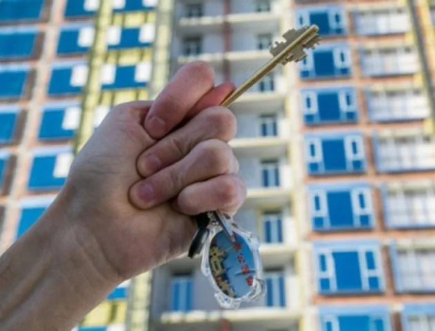 Продавали по кілька разів: двох лучан судитимуть за оборудки з квартирами