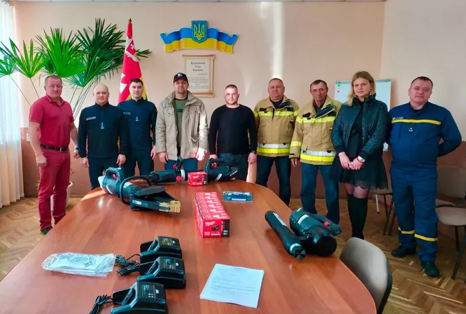 У Луцькому районі добровольці-рятувальники отримали спецобладнання (фото)