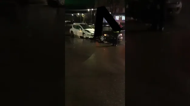 У Луцьку на проспекті Відродження зіткнулися два легковики (відео)