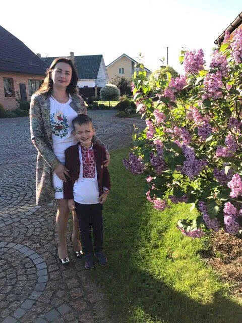 Відомі волиняни показали свої вишиванки (фото) 