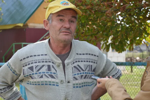 Анатолій Васильович розповів, що громада відмовилась співпрацювати з попереднім орендарем через малу плату за паї