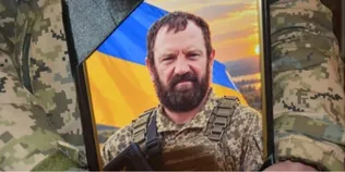 «Віддавав військовим власне взуття»: у Луцьку попрощалися з волонтером та воїном Володимиром Тарановичем (фото)