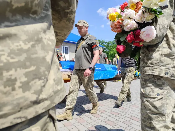 На Волині провели в останню дорогу полеглого воїна Вадима Ніколайчука (фото)