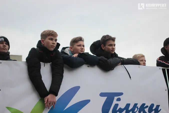 Показові виступи та сотні дітей: як у Луцьку відкривали урбан-парк (фото)