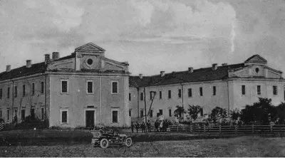 Приміщення окружного суду в Луцьку, 1916 рік (колишній монастир тринітаріїв)