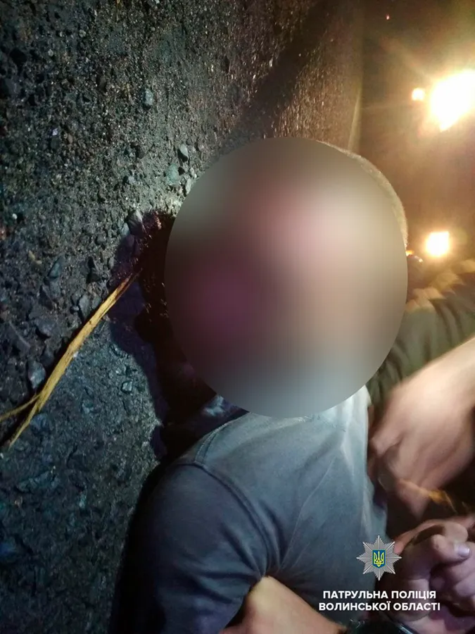 У Луцьку на Львівській в юнака забрали телефон