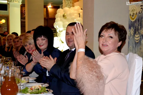 Яскраво та гучно: як викладачі ЛНТУ святкували корпоратив (фото)