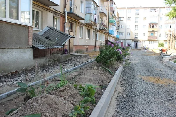 Де в Луцьку ремонтують двори і дороги (фото)