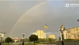Луцьк залило дощем: в деяких районах міста з'явилась веселка (фото)