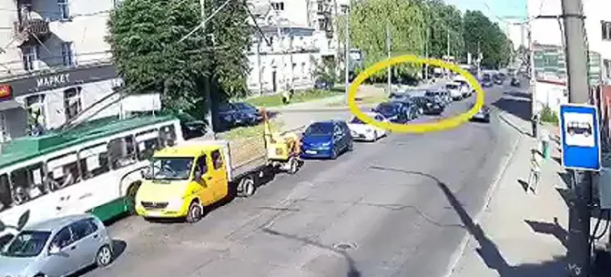 У Луцьку на Ковельській зіткнулись два «фольксвагени» (відео)
