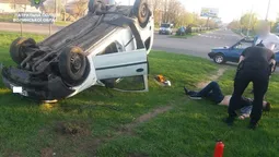 "П'яна" ДТП в Луцьку: на швидкості перевернулося авто (відео)