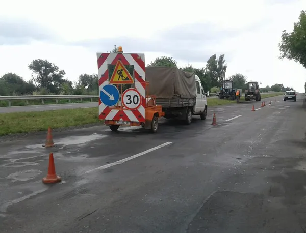 Показали, як нині на Волині ремонтують дороги (фото)