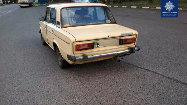 Один – п’яний і без «прав», другий віз сина без автокрісла: на Волині хотіли підкупити копів