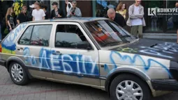 За годину зібрали понад 5 мільйонів: як у Луцьку проходять «вибори» Лебіговича (фото, відео)