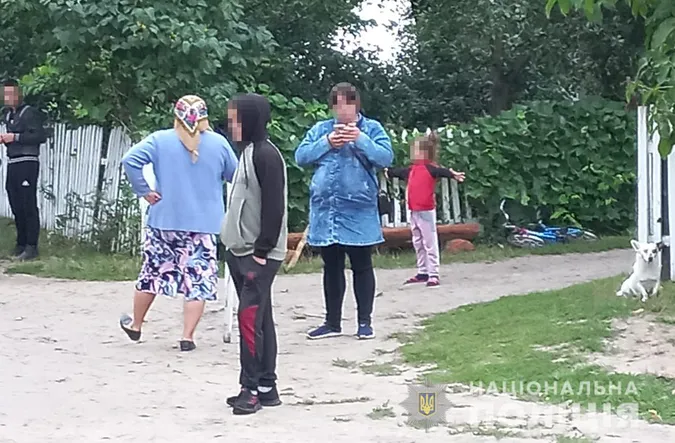На Волині селяни почубилися з поліцією через деревину (фото, відео)