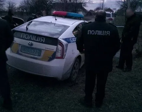 На Волині затримали поліцейських, які намагалися позбутися зібраних хабарів (фото)
