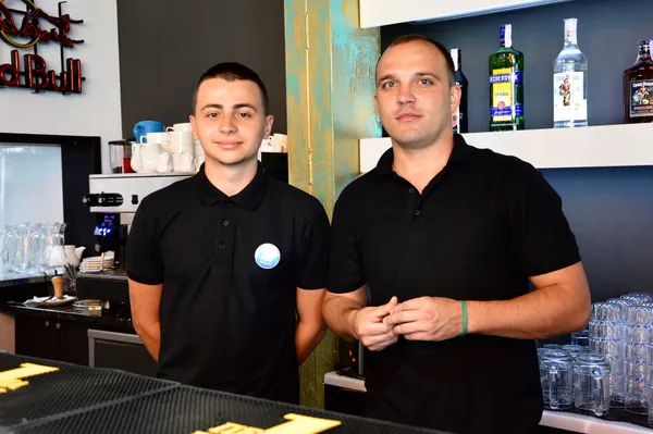 ...а професійні бармени подбають, аби вас не мучила спрага