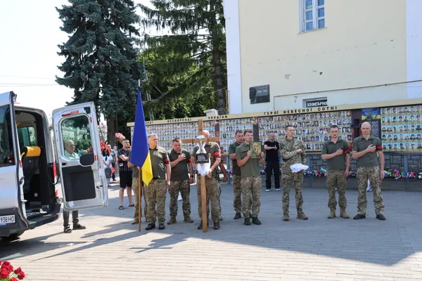 🕯 Лучани попрощалися з 39-річним стрільцем-снайпером Олександром Лебедевичем