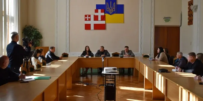 Військові платять більші податки, ніж далекобійники: в ОДА провели зустріч із волинськими перевізниками (фото)