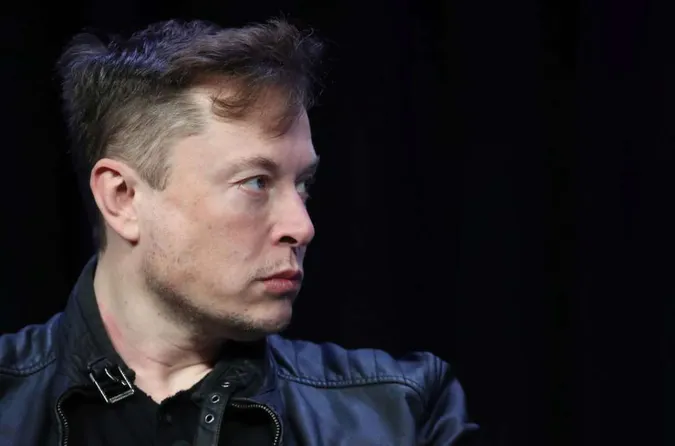 Ілон Маск помирився з Apple і вже не планує розробку свого смартфона