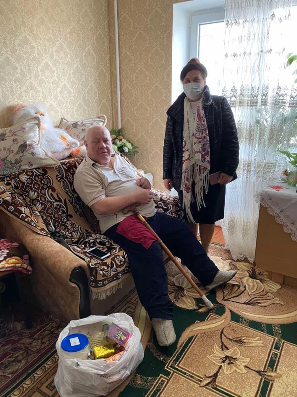 Лучанка з Еміратів роздала 5 тонн продуктів людям похилого віку (фото)