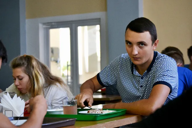 Чим годують студентів у їдальнях ЛНТУ та СНУ (фото)