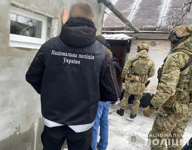 На Волині затримали зброяра, який робив зі стартових пістолетів бойові (фото, відео)