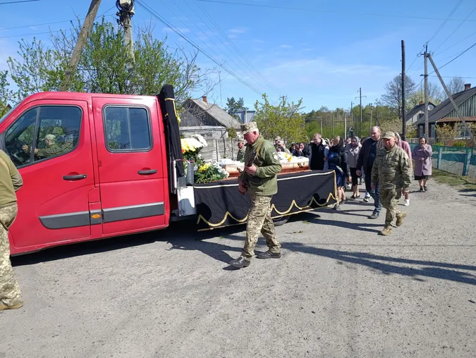 У Маневичах попрощалися із захисником Андрієм Сидоруком (фото)