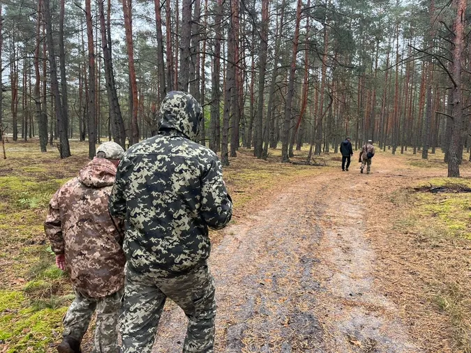 На Волині у лісі розшукали зниклого безвісти пенсіонера (фото)