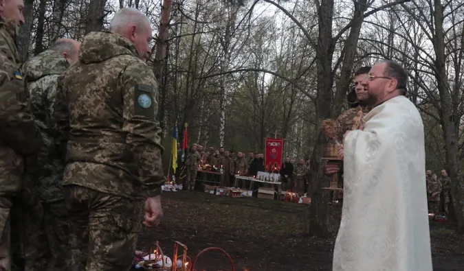 Бійці князівської бригади з Волині відзначили Великдень на фронті (фото)