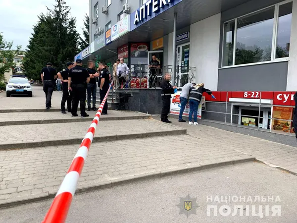 У Рівному в магазині застрелили людину – вбивцю розшукують (фото)