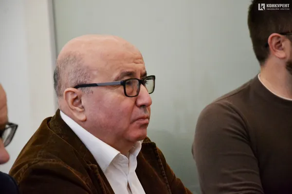 Архітектор відповів Віктору Корсаку на критику щодо реконструкції Театрального майдану