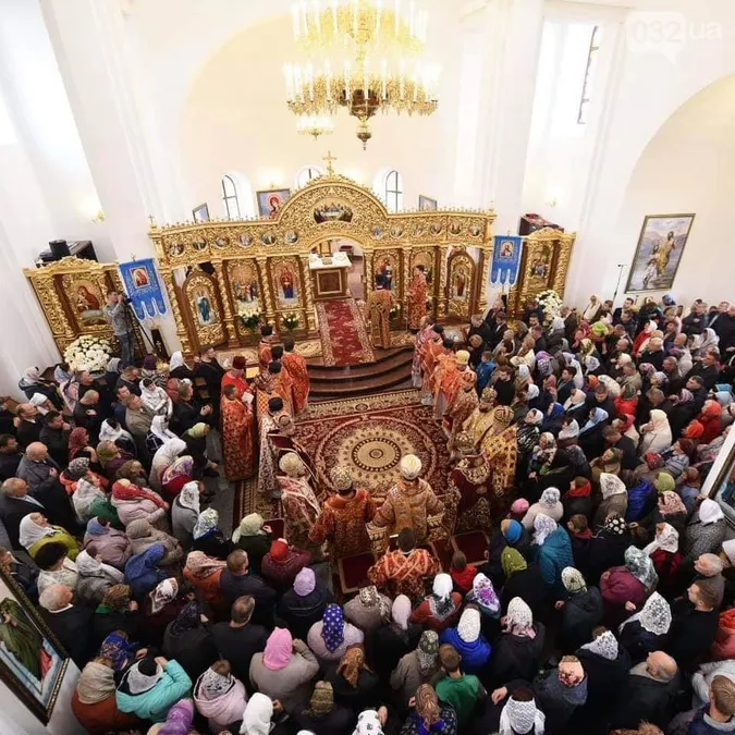 Луцька влада просить церкви «поставитися до карантину з розумінням»