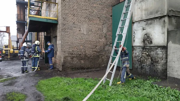 Було сильне задимлення: на Маневицькому торфозаводі «гасили» пожежу (фото)