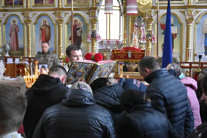 Загинув на Донеччині: Луцька громада попрощалася з Вячеславом Терьохіним (фото)