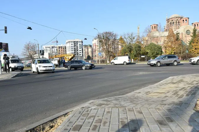 На перехресті вулиць Карпенка-Карого - Чорновола пропонують змінити схему руху