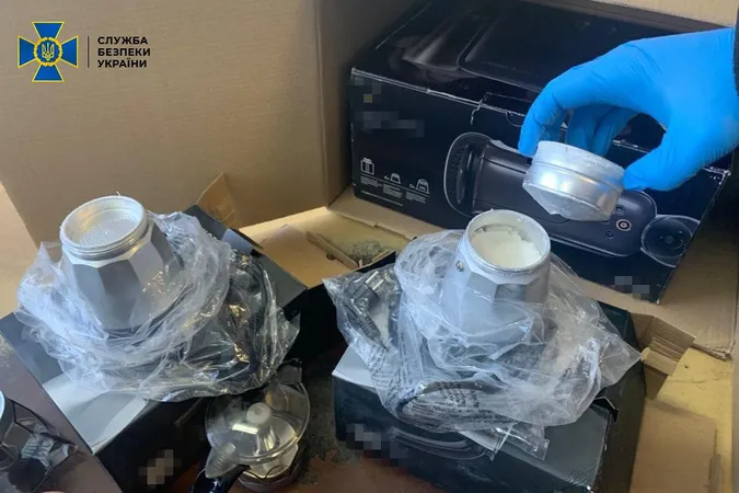 СБУ разом із іспанськими правоохоронцями ліквідували канал контрабанди кокаїну