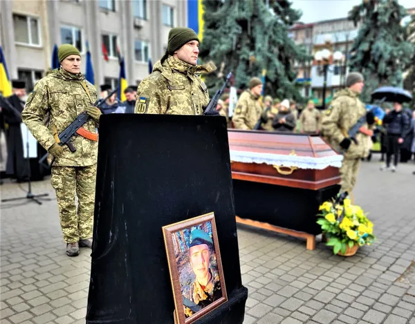 На Волині провели в останню дорогу 23-річного  захисника з Луганщини (фото)